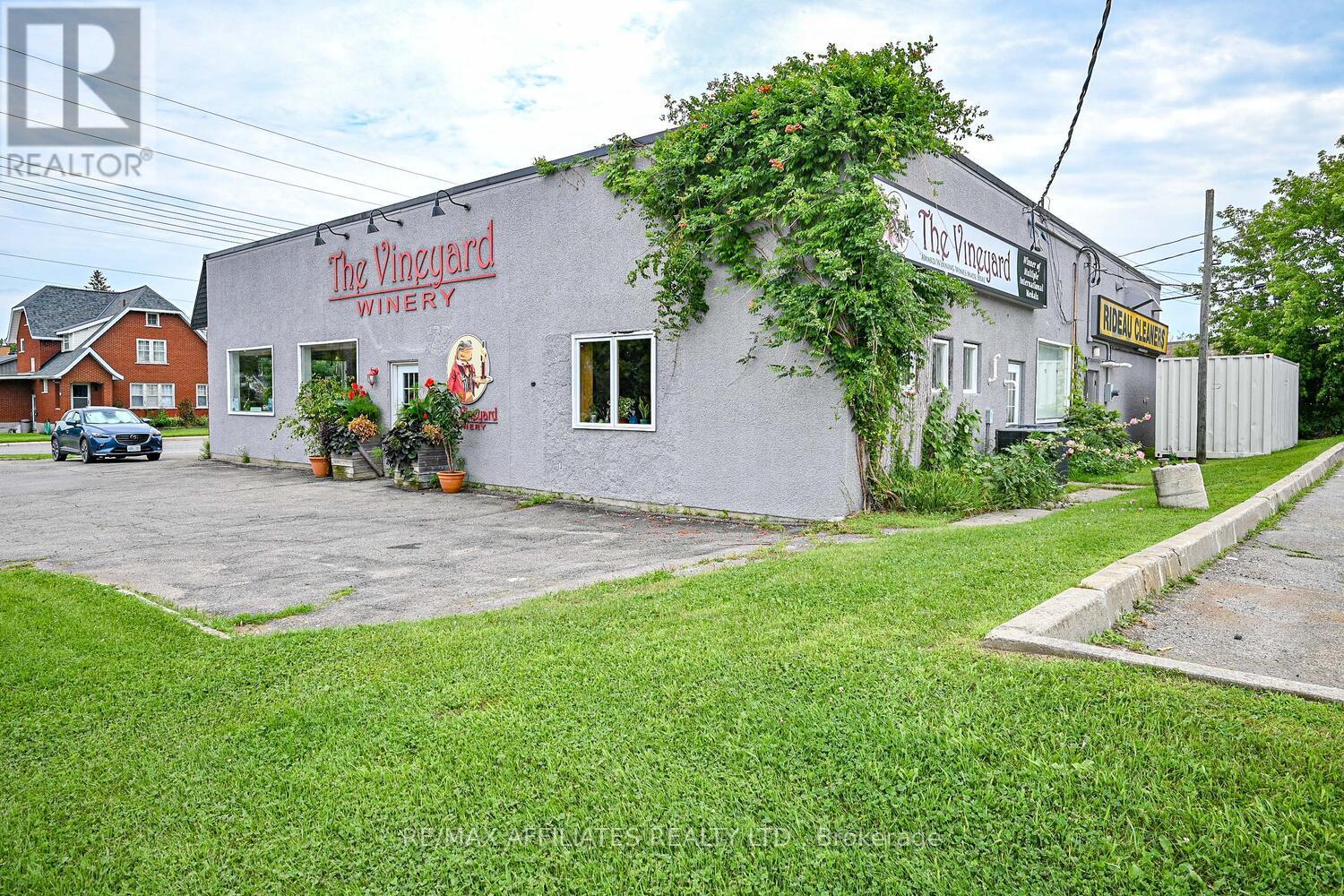 202 Percy Street Property Photo 4