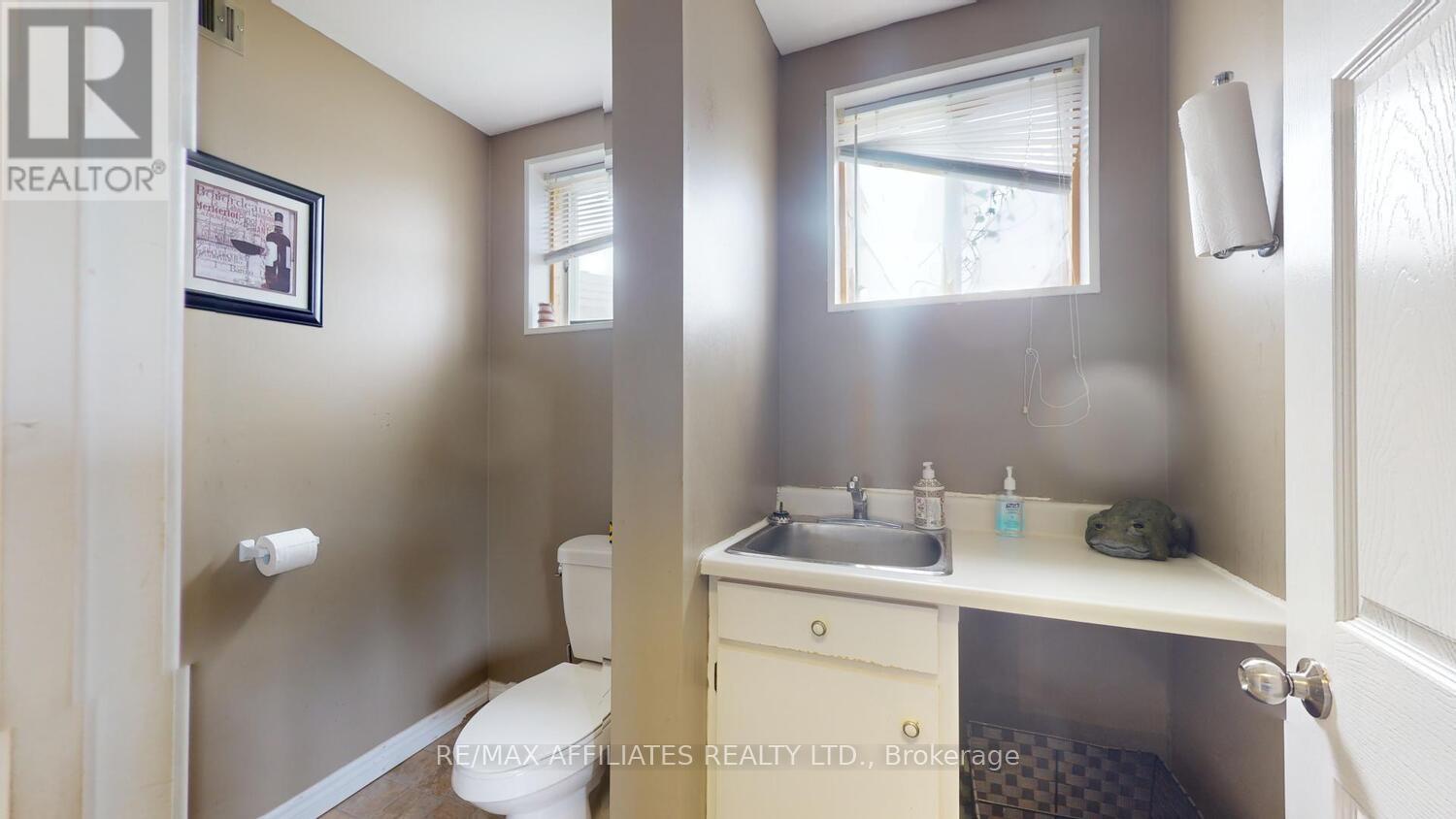 202 Percy Street Property Photo 12