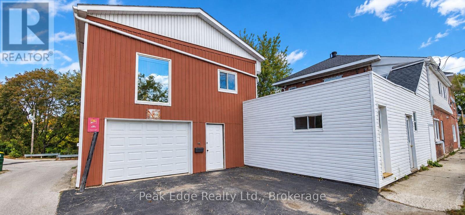 20 & 22 2nd Street Property Photo 2