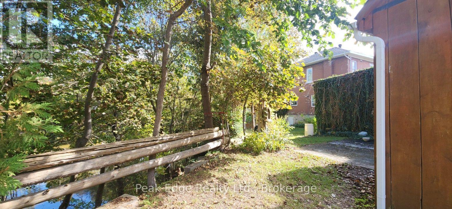 20 & 22 2nd Street Property Photo 6