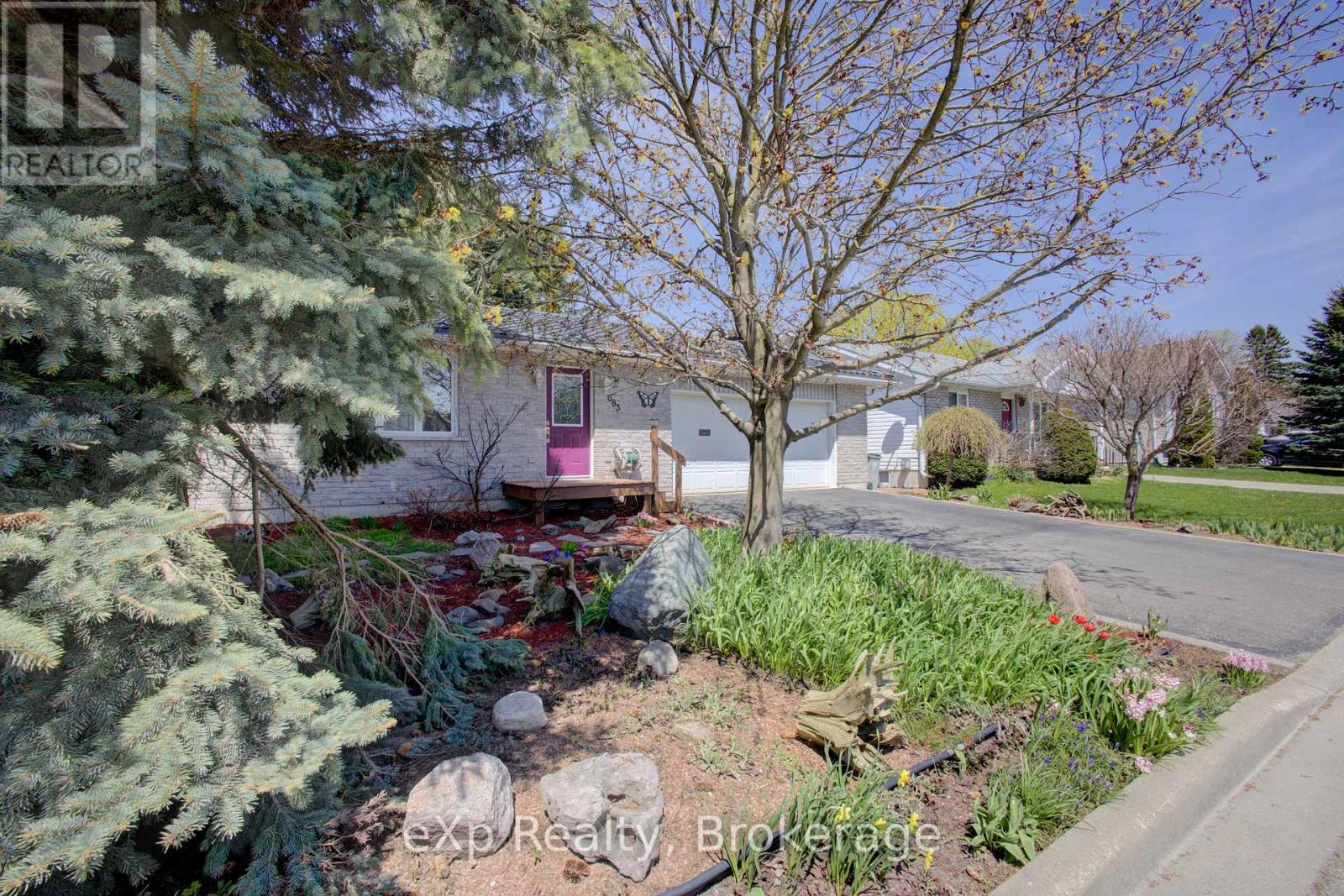 685 Reserve Avenue S Property Photo 2