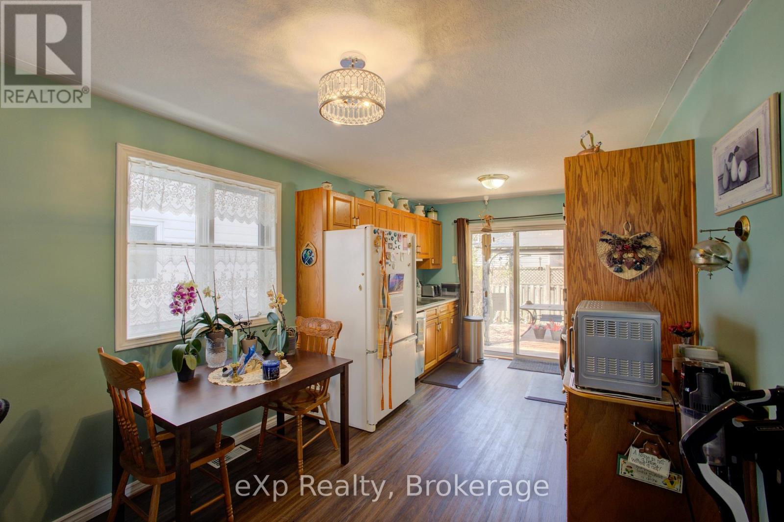 685 Reserve Avenue S Property Photo 9