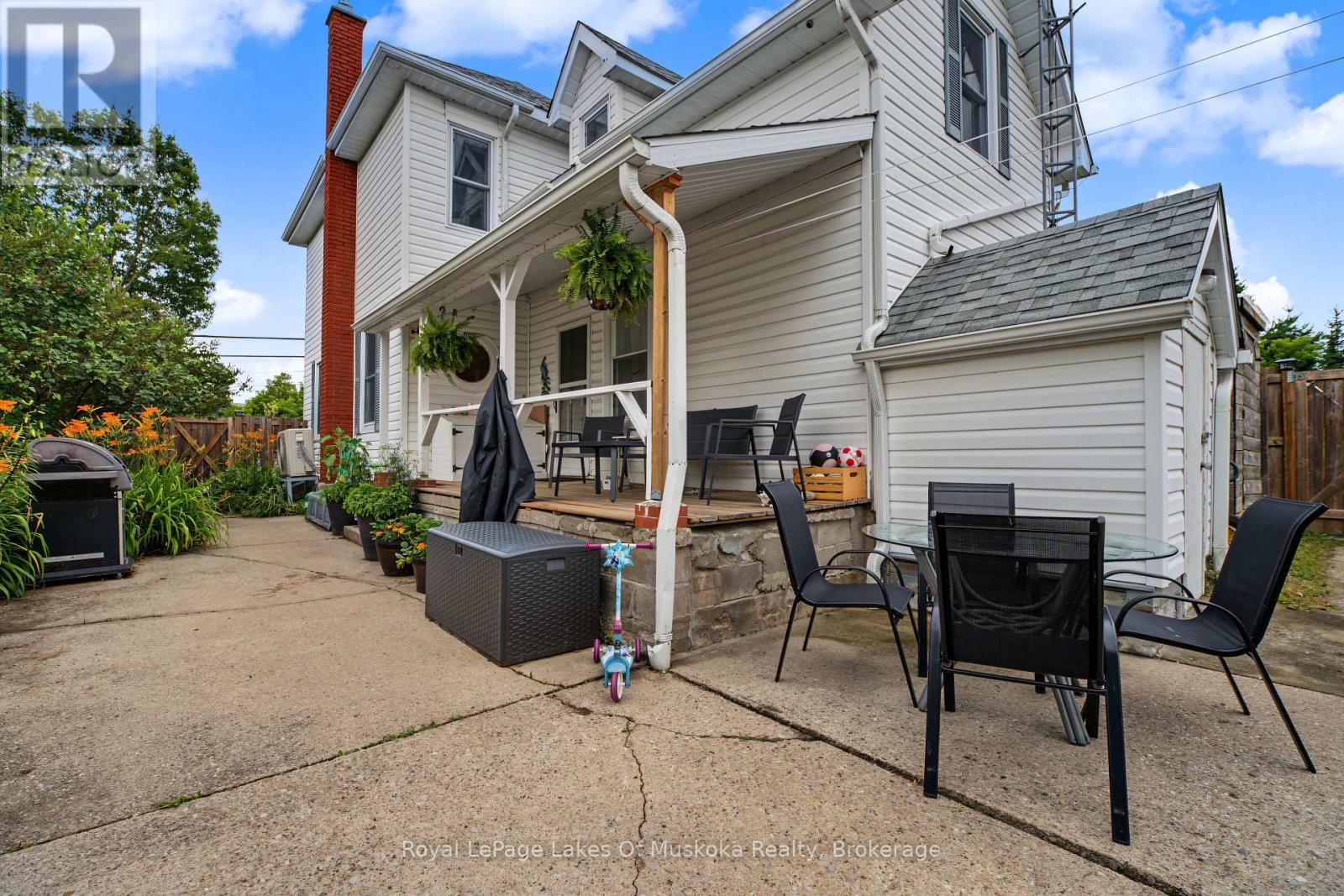 152 Main Street Property Photo 2
