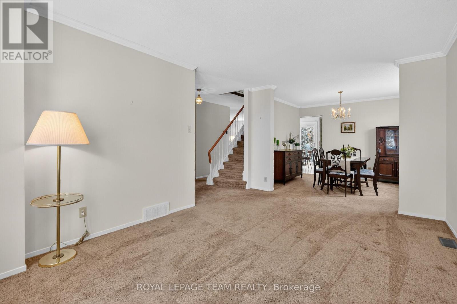 97 Huntsman Crescent Property Photo 3