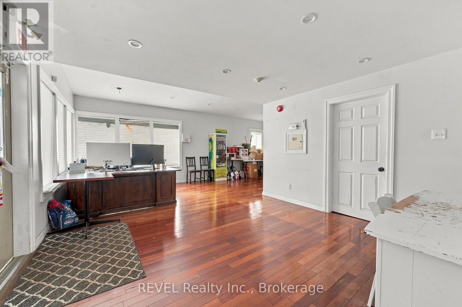 215 Garrison Road Property Photo 8