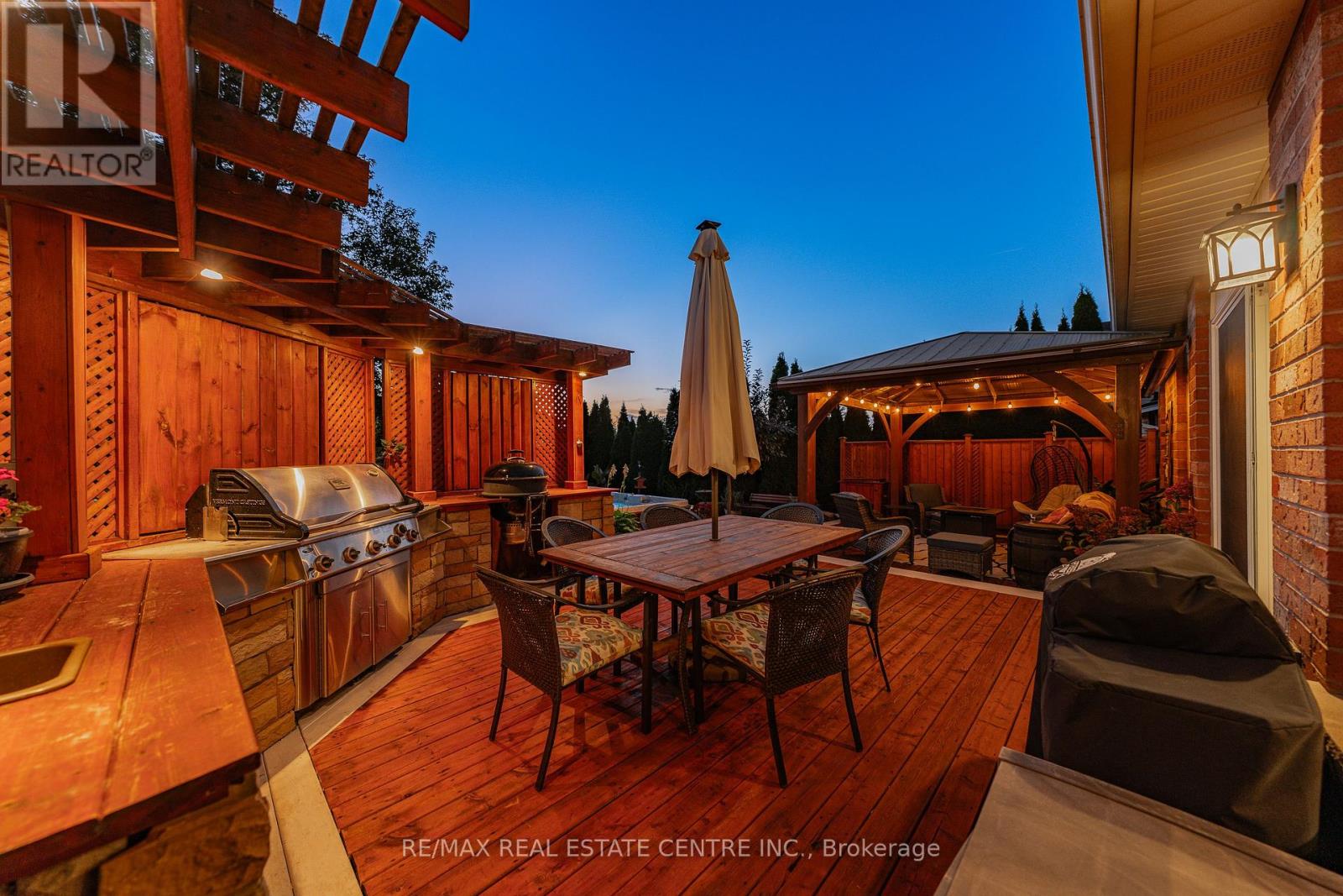 6 Mathews Court Property Photo 4