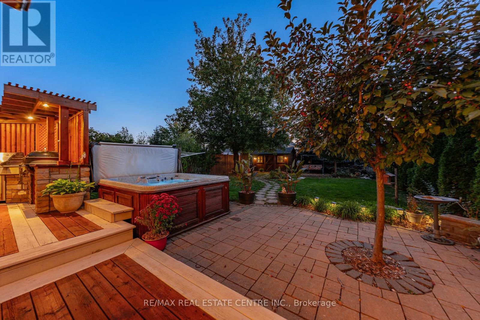 6 Mathews Court Property Photo 7