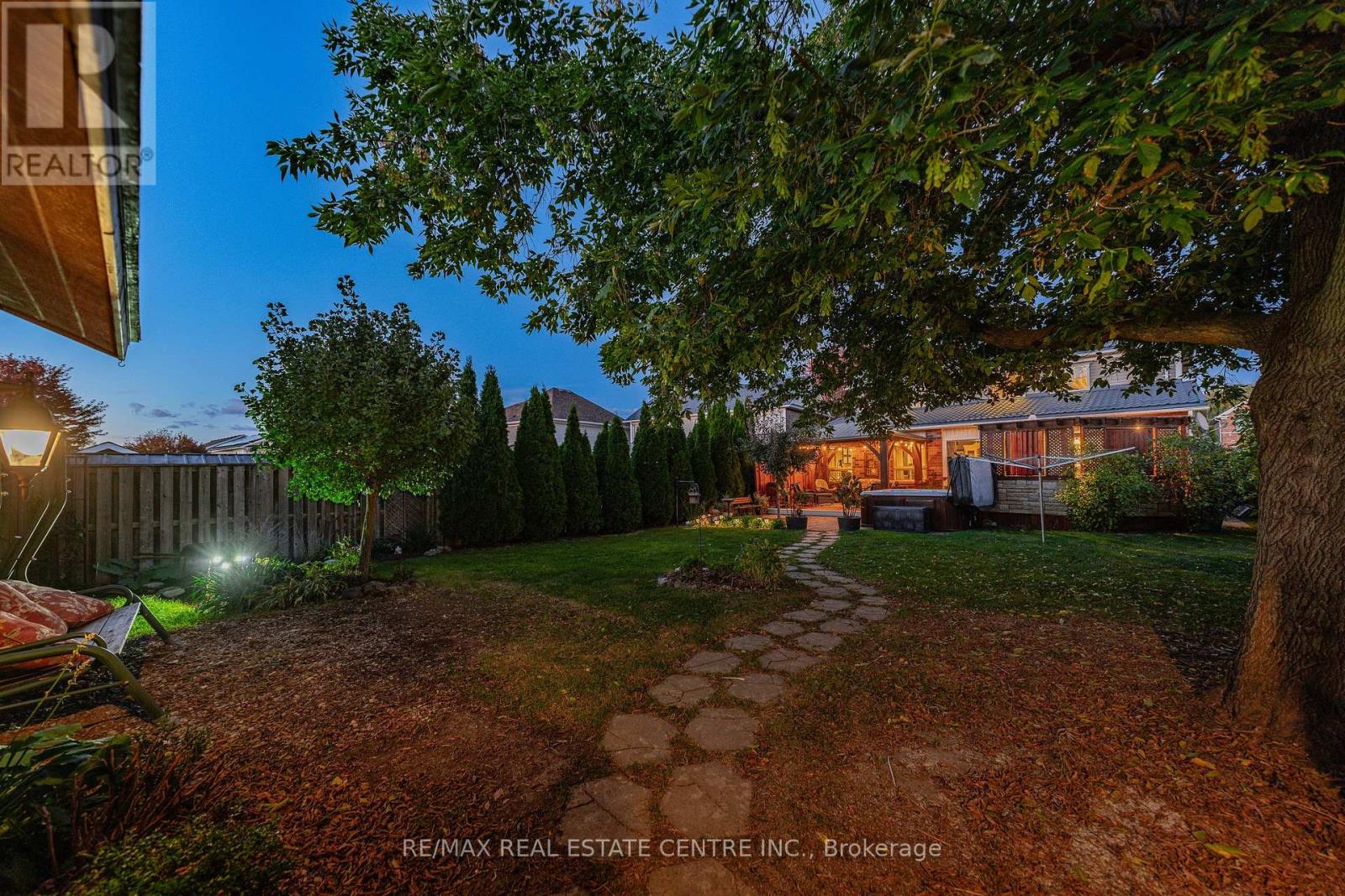 6 Mathews Court Property Photo 8