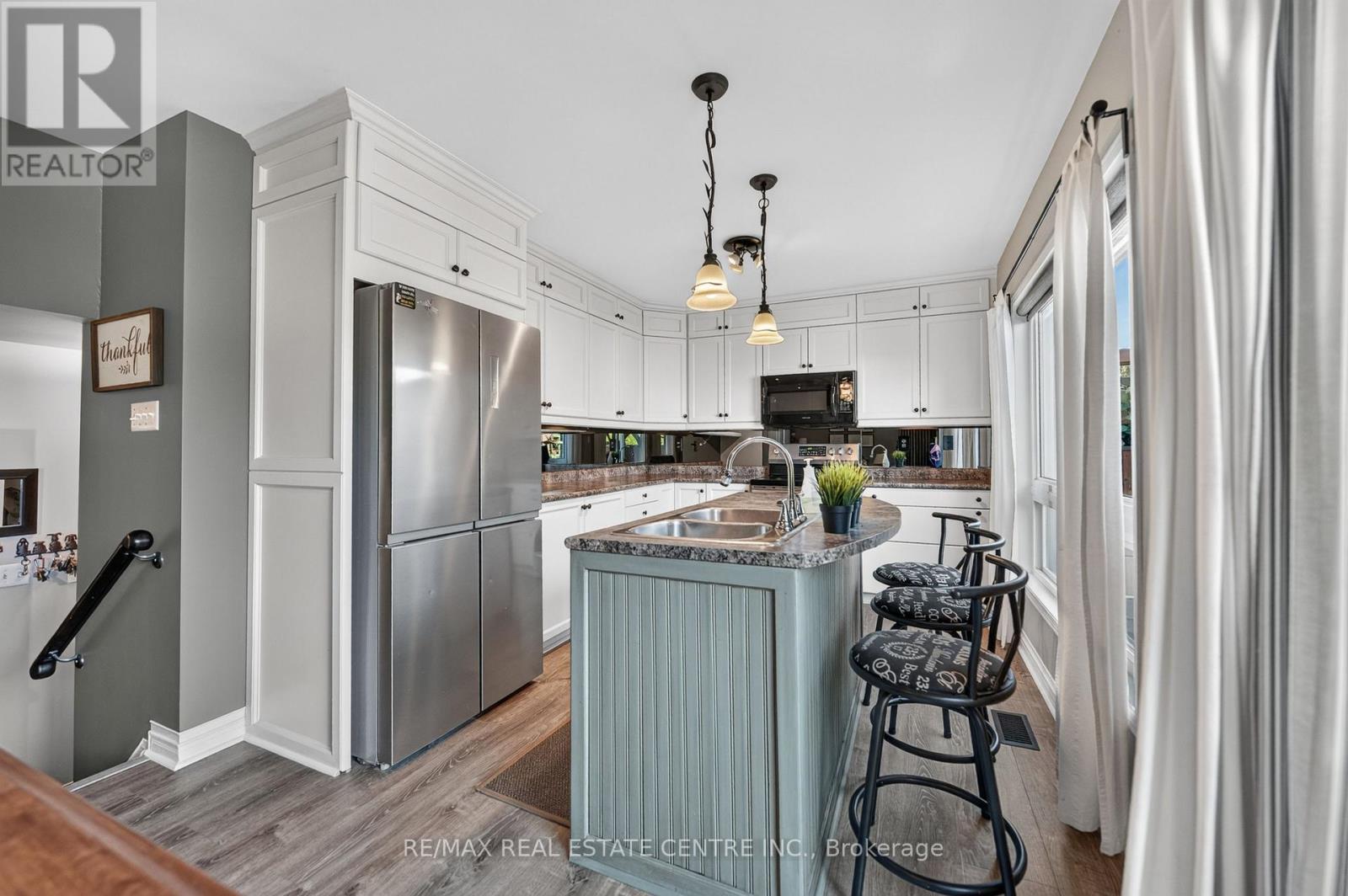 6 Mathews Court Property Photo 22