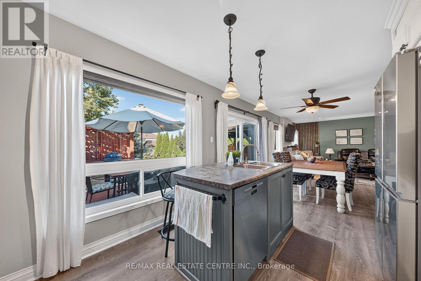 6 Mathews Court Property Photo 25