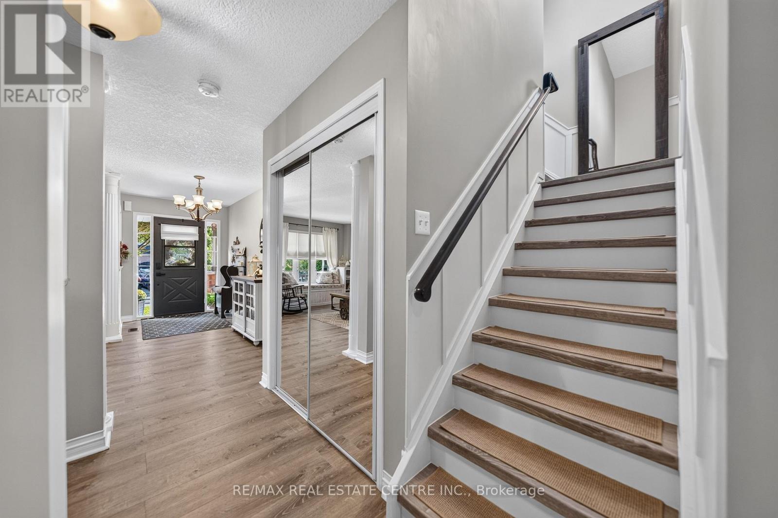 6 Mathews Court Property Photo 27
