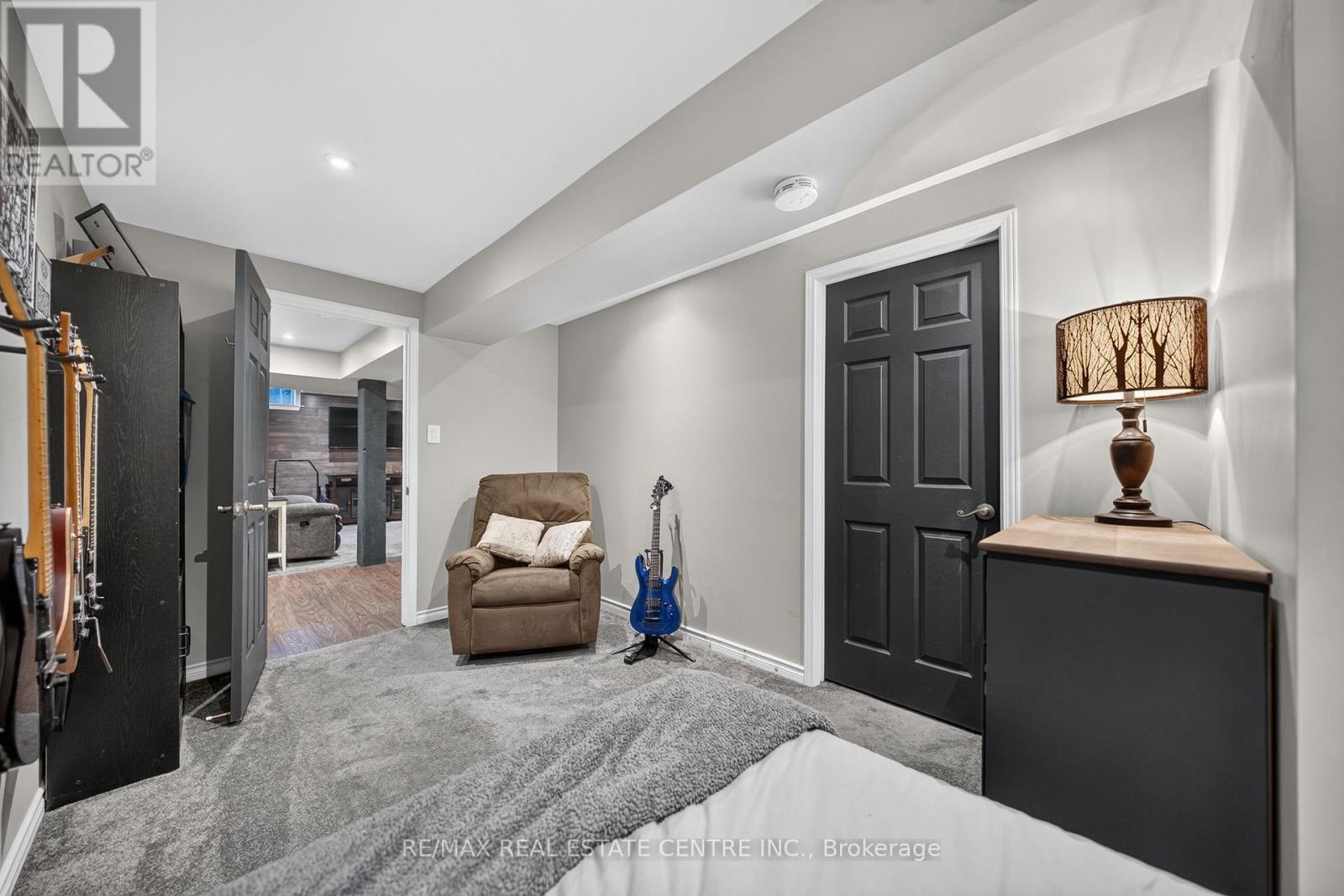 6 Mathews Court Property Photo 40