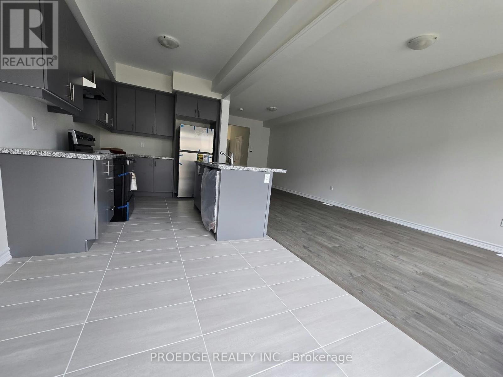 138 Periwinkle Crescent Property Photo 3