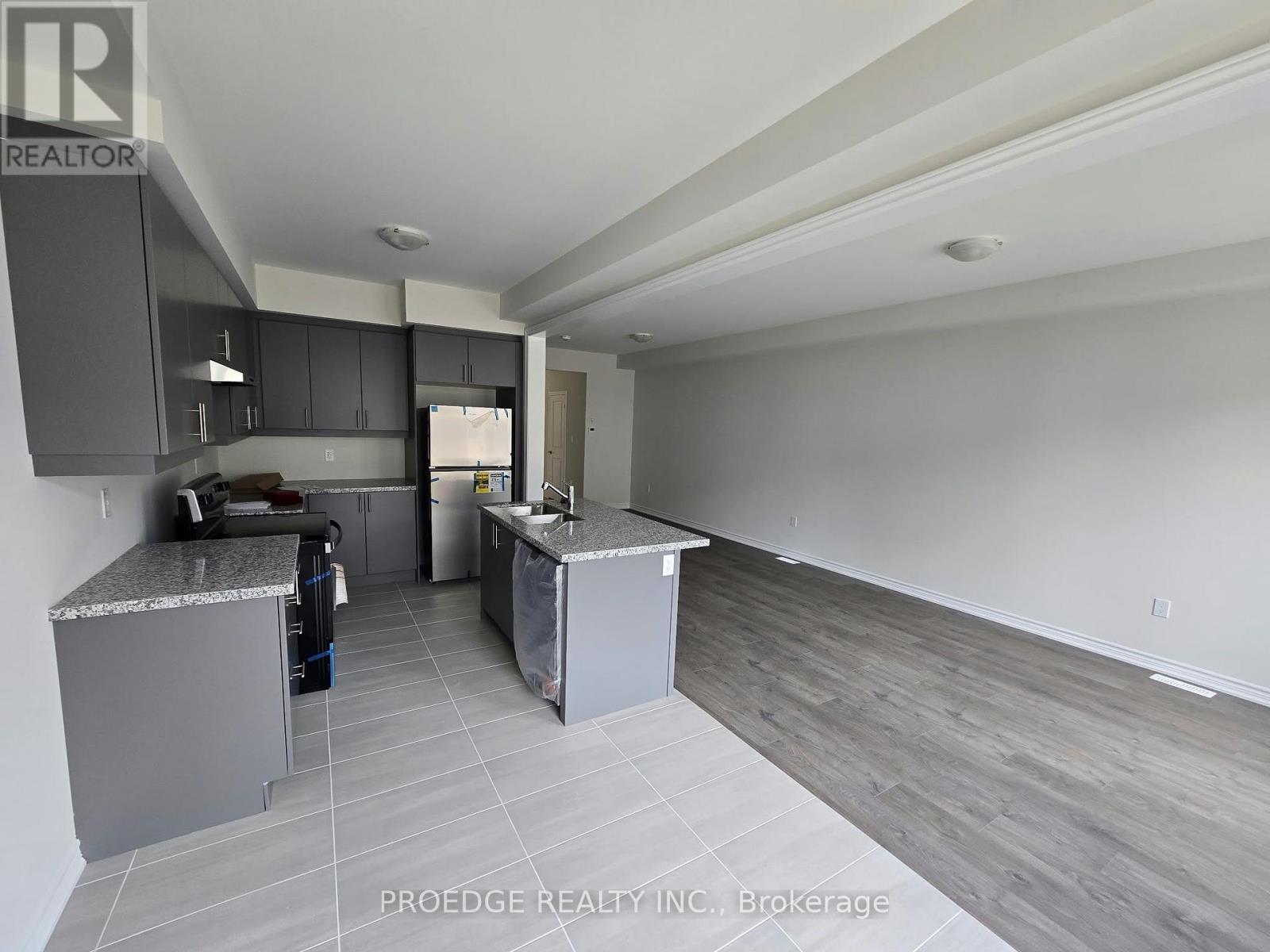 138 Periwinkle Crescent Property Photo 4
