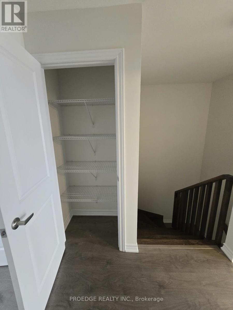 138 Periwinkle Crescent Property Photo 7