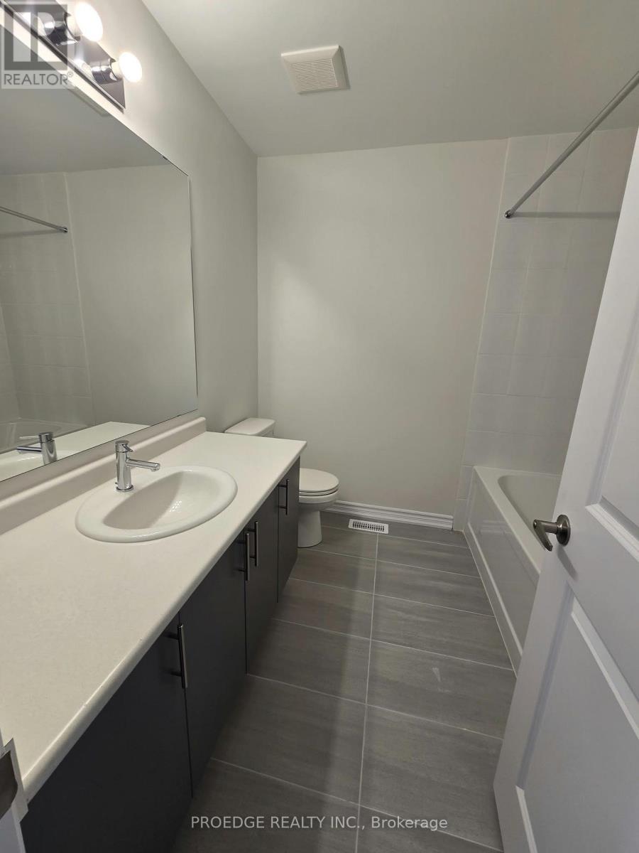 138 Periwinkle Crescent Property Photo 13