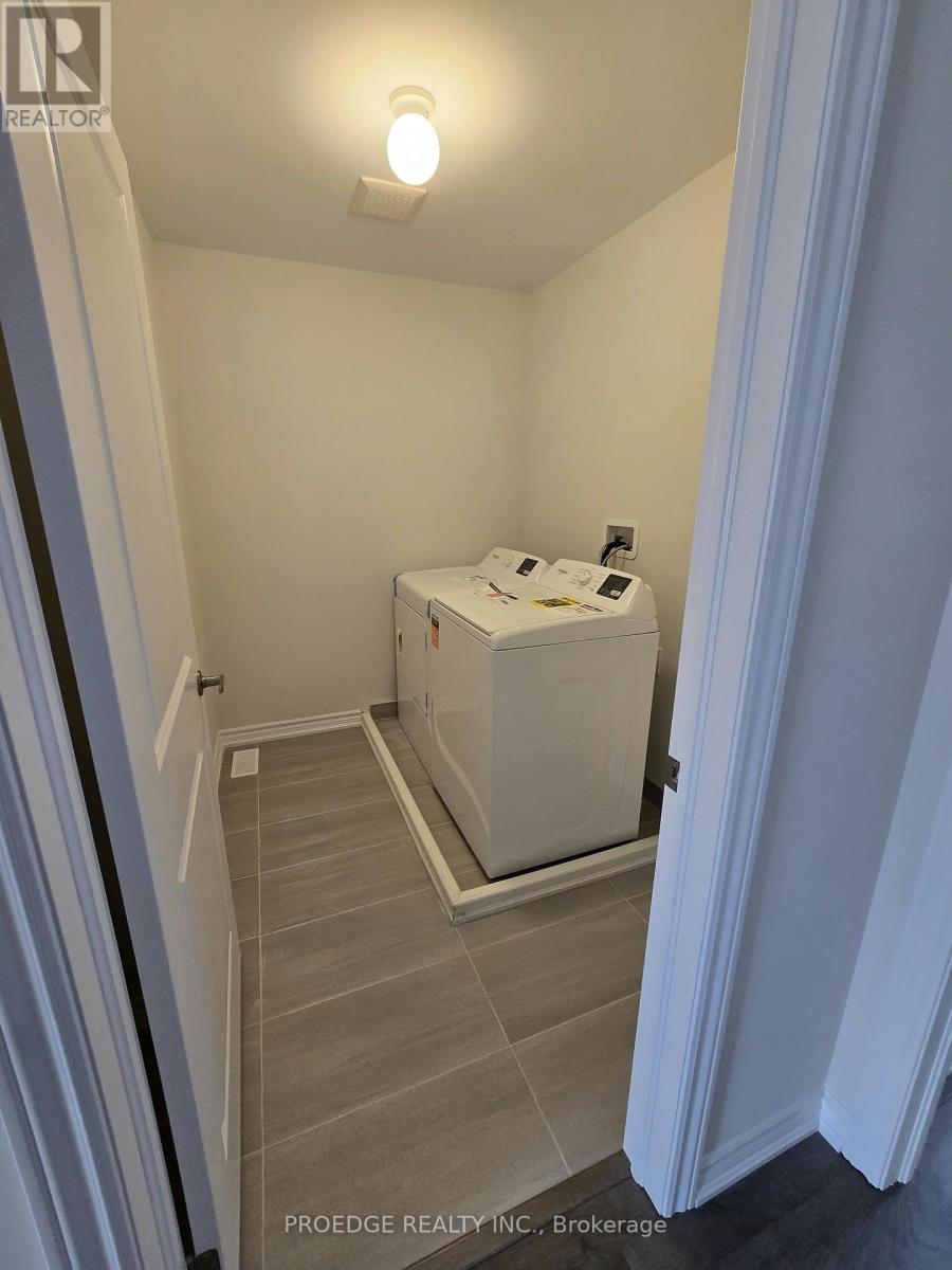 138 Periwinkle Crescent Property Photo 14