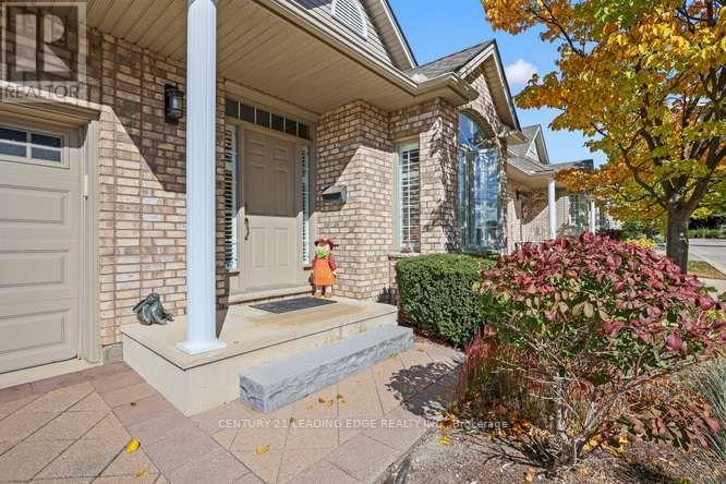 28 - 1574 Richmond Street Property Photo 2