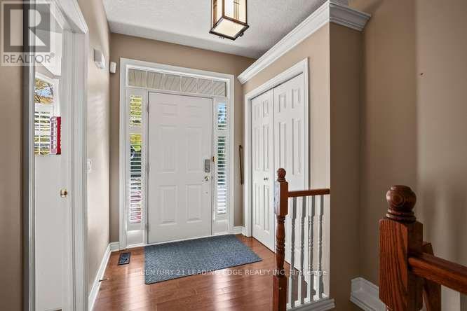 28 - 1574 Richmond Street Property Photo 3