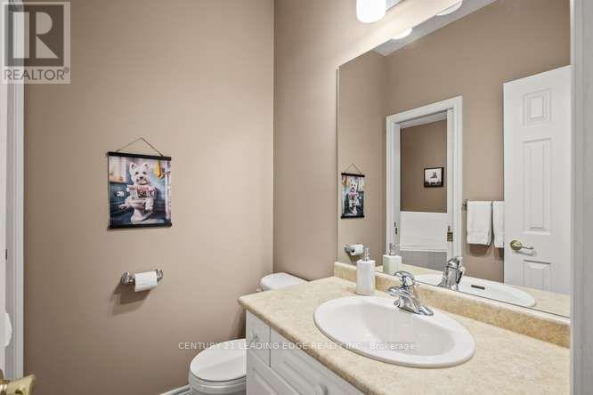 28 - 1574 Richmond Street Property Photo 10
