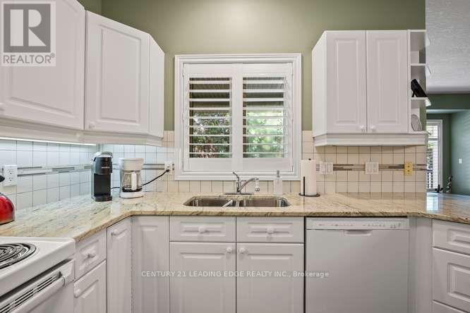 28 - 1574 Richmond Street Property Photo 23