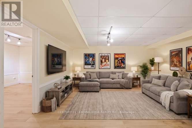 28 - 1574 Richmond Street Property Photo 28