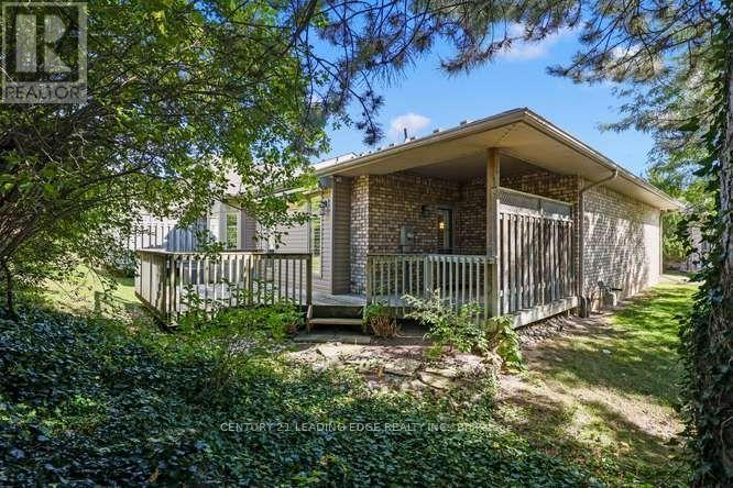28 - 1574 Richmond Street Property Photo 50