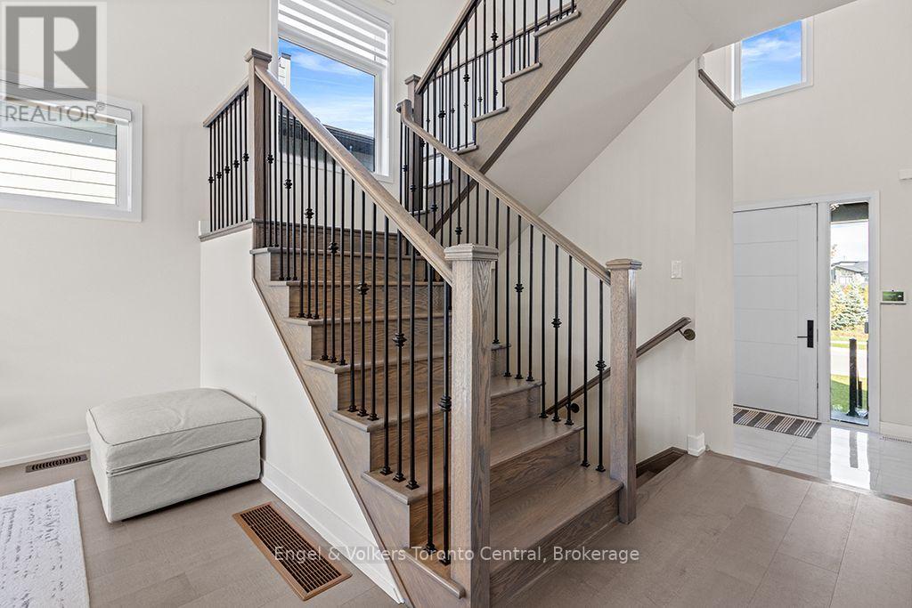 125 Stoneleigh Drive Property Photo 17