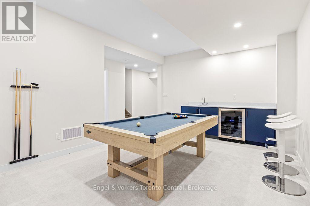 125 Stoneleigh Drive Property Photo 39