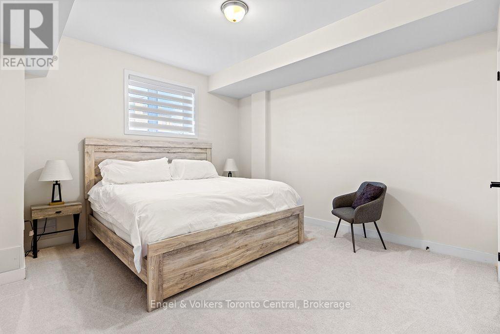 125 Stoneleigh Drive Property Photo 41