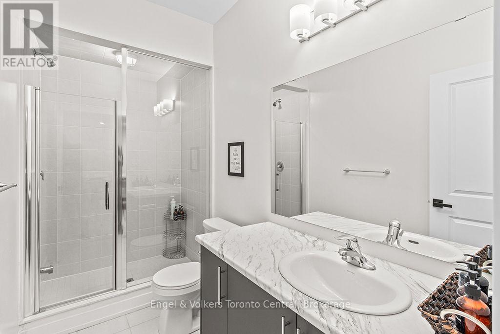 125 Stoneleigh Drive Property Photo 42