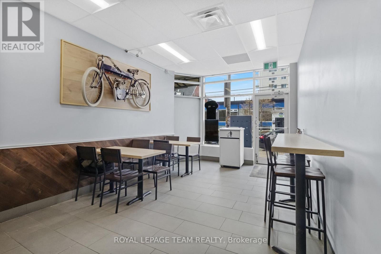 218 Laurier Avenue E Property Photo 2