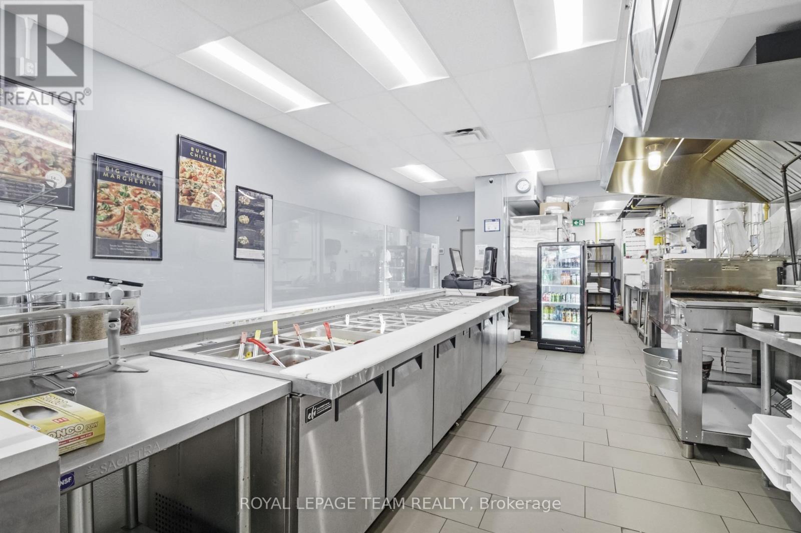 218 Laurier Avenue E Property Photo 7
