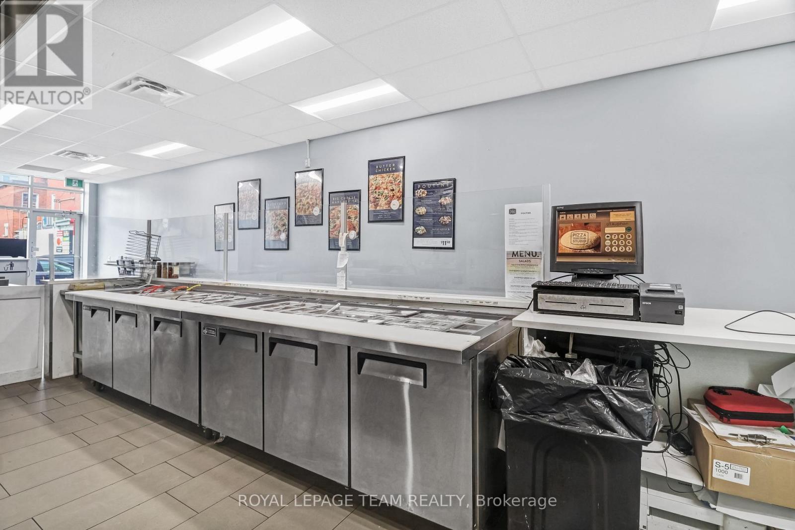 218 Laurier Avenue E Property Photo 8