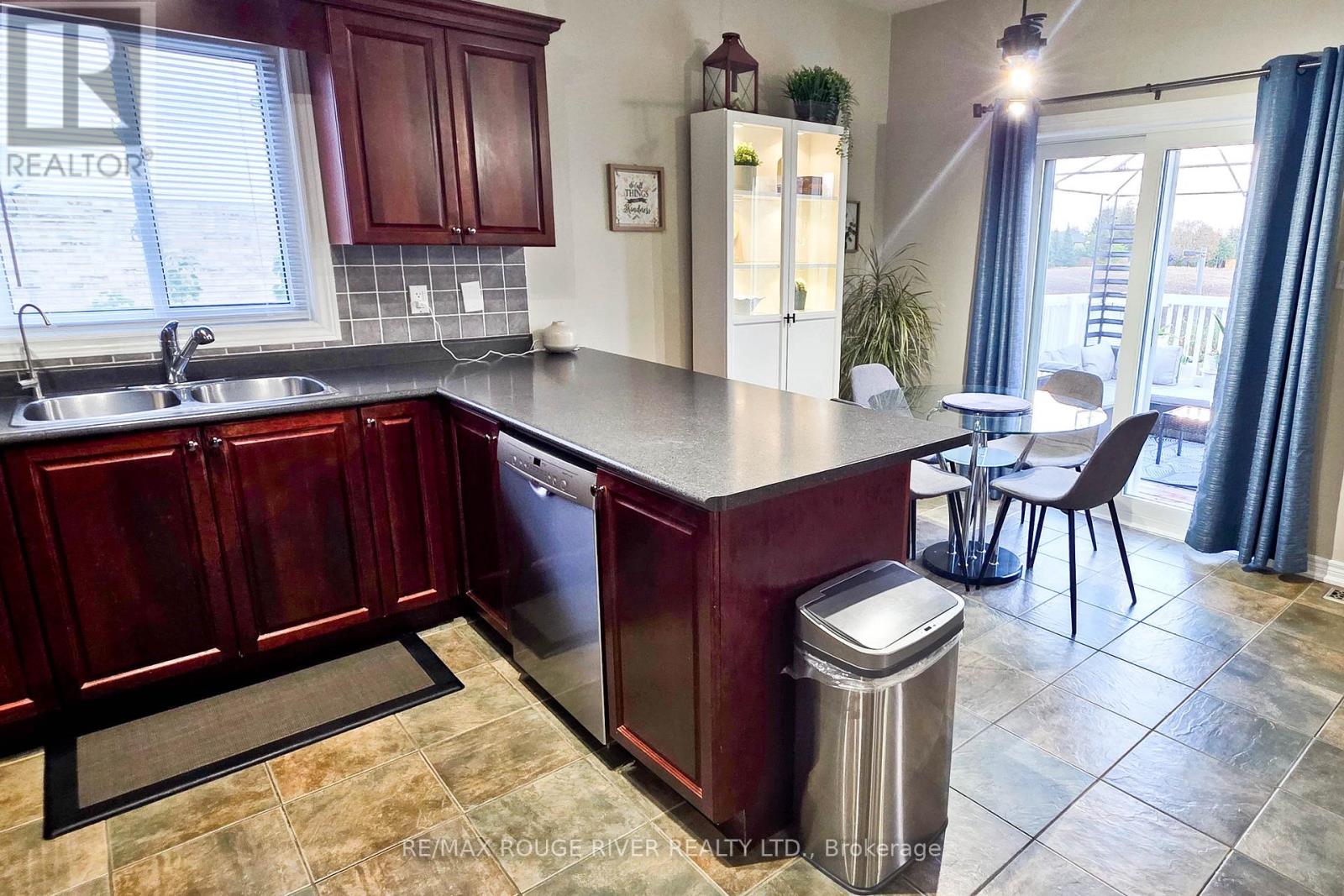 71 Sweetnam Drive Property Photo 14