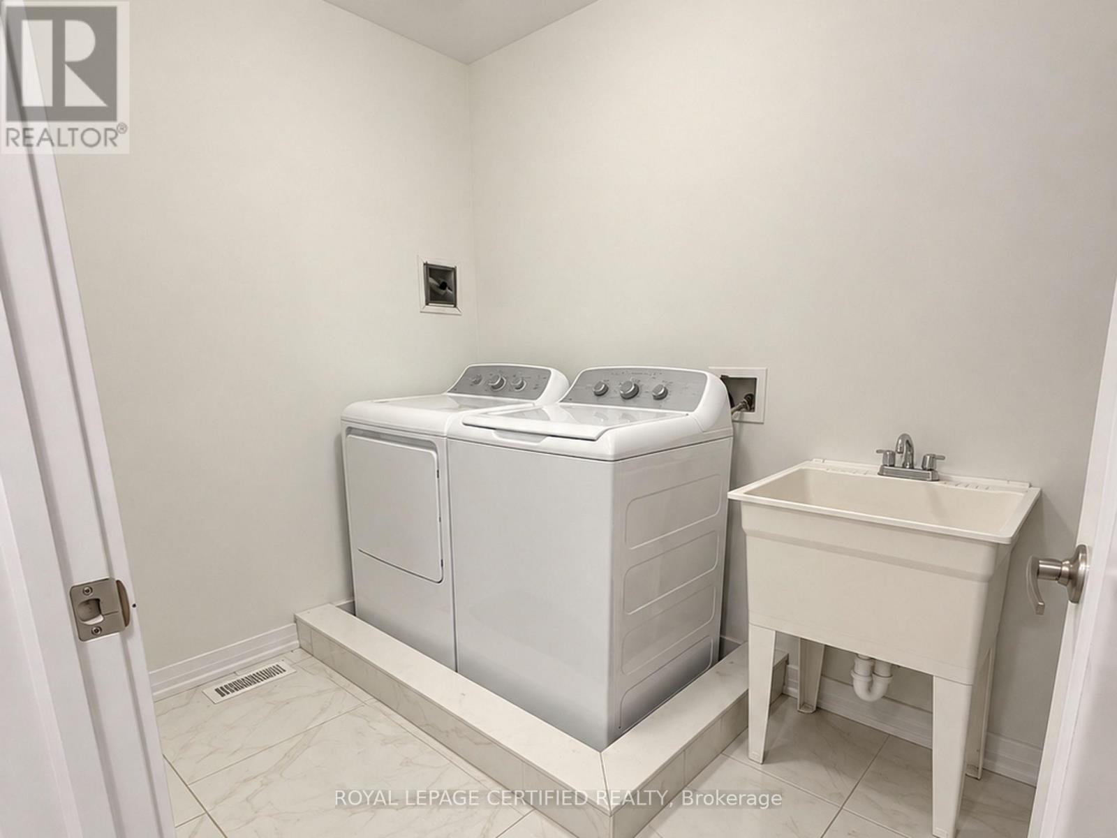235 Lormont Boulevard Property Photo 7
