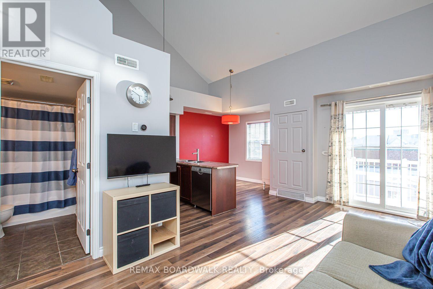 6 - 130 Rochester Street Property Photo 6