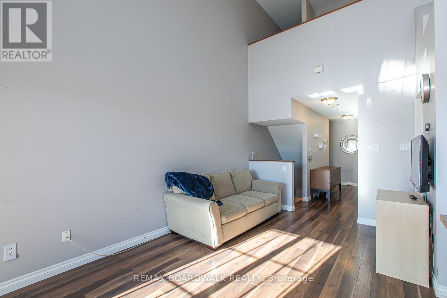 6 - 130 Rochester Street Property Photo 8