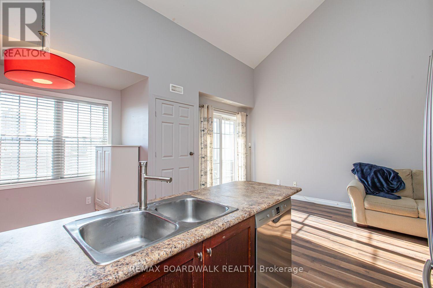 6 - 130 Rochester Street Property Photo 13