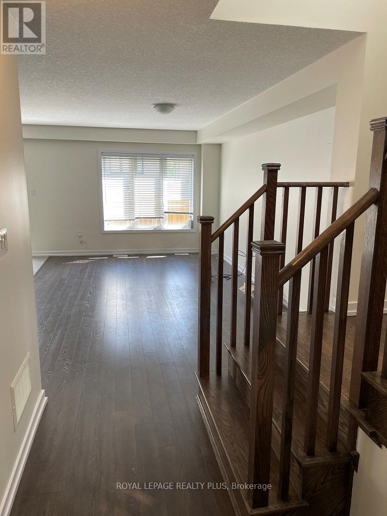 12 Pagebrook Crescent Property Photo 4