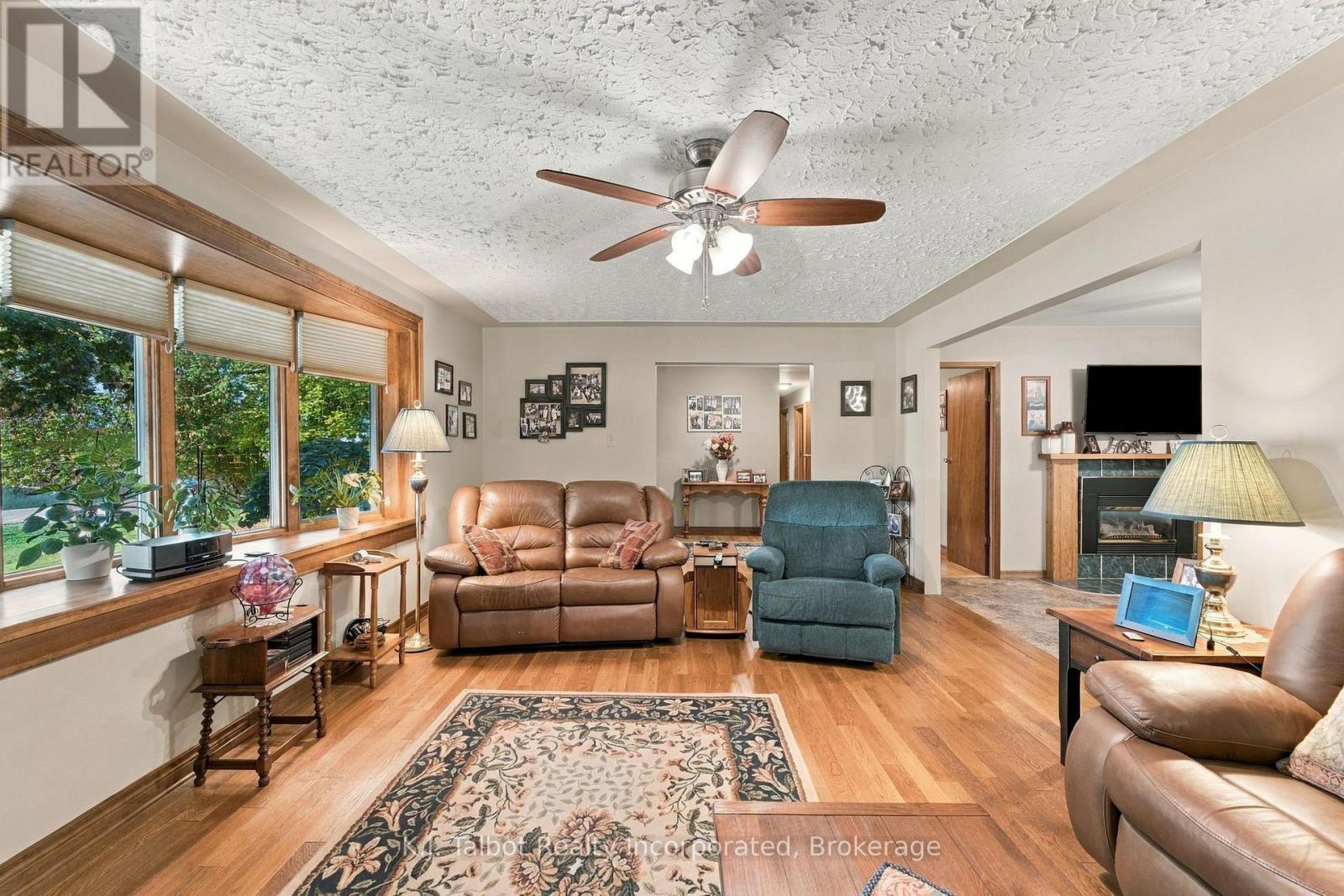 33696 Black's Point Road Property Photo 8