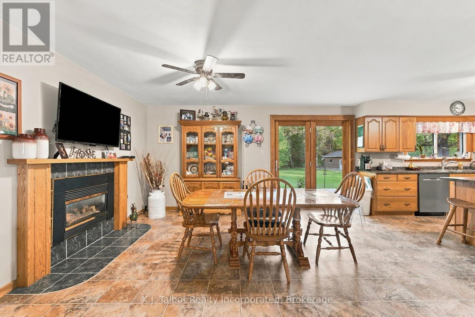 33696 Black's Point Road Property Photo 9