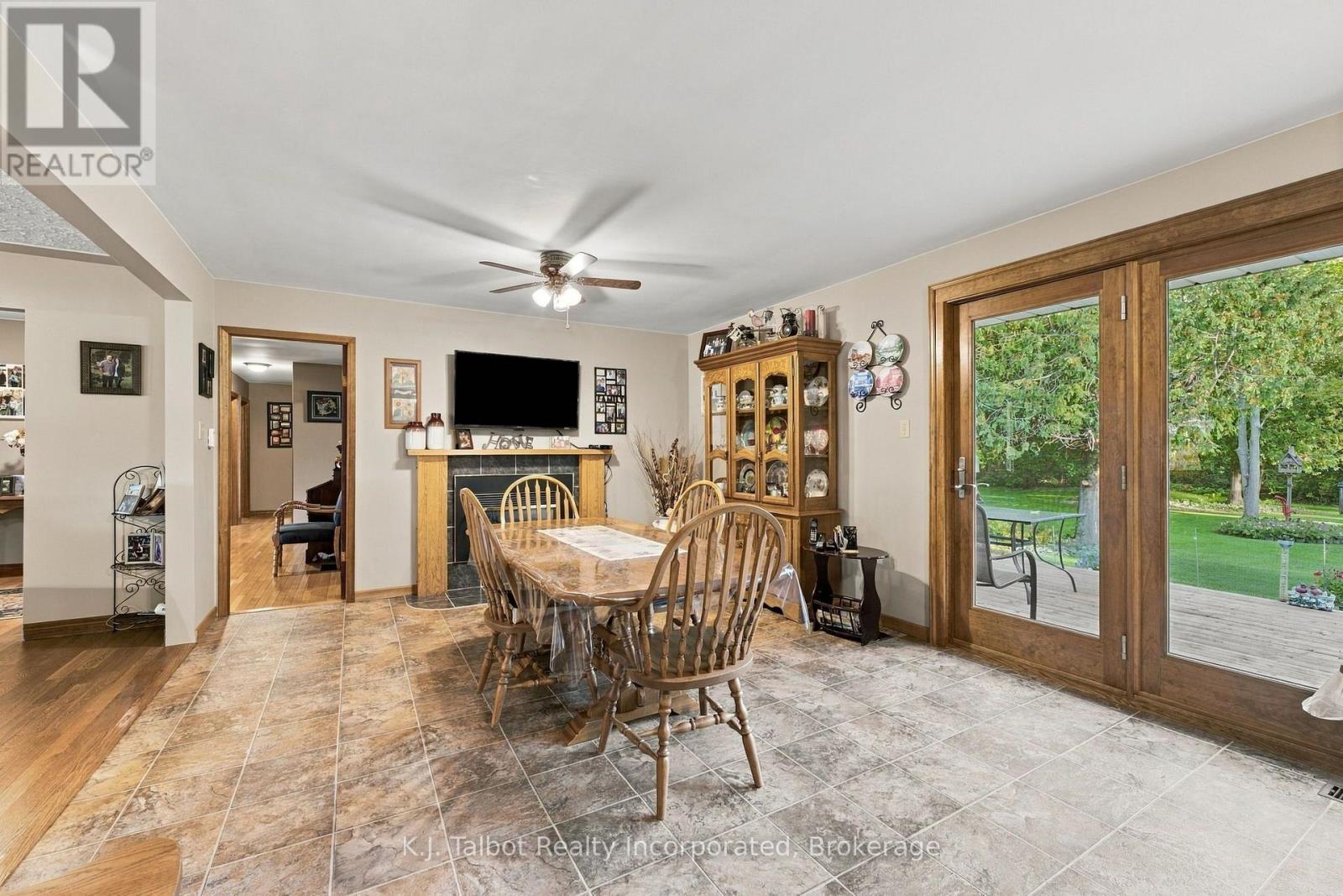 33696 Black's Point Road Property Photo 10