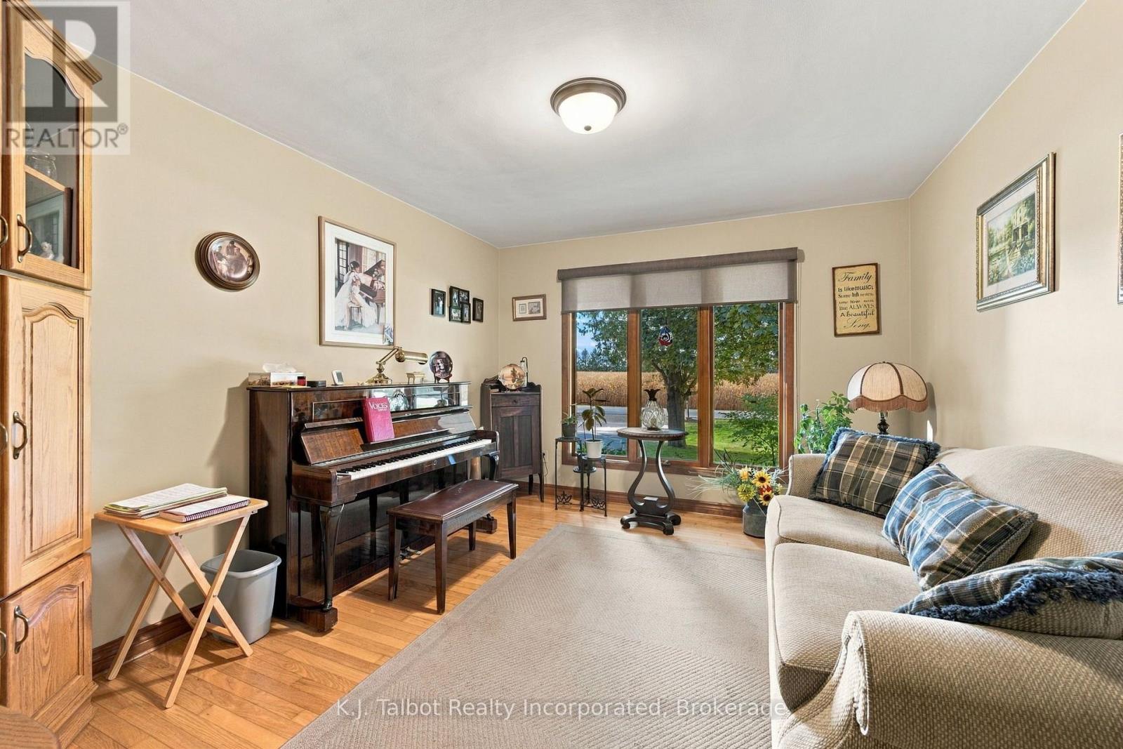 33696 Black's Point Road Property Photo 16