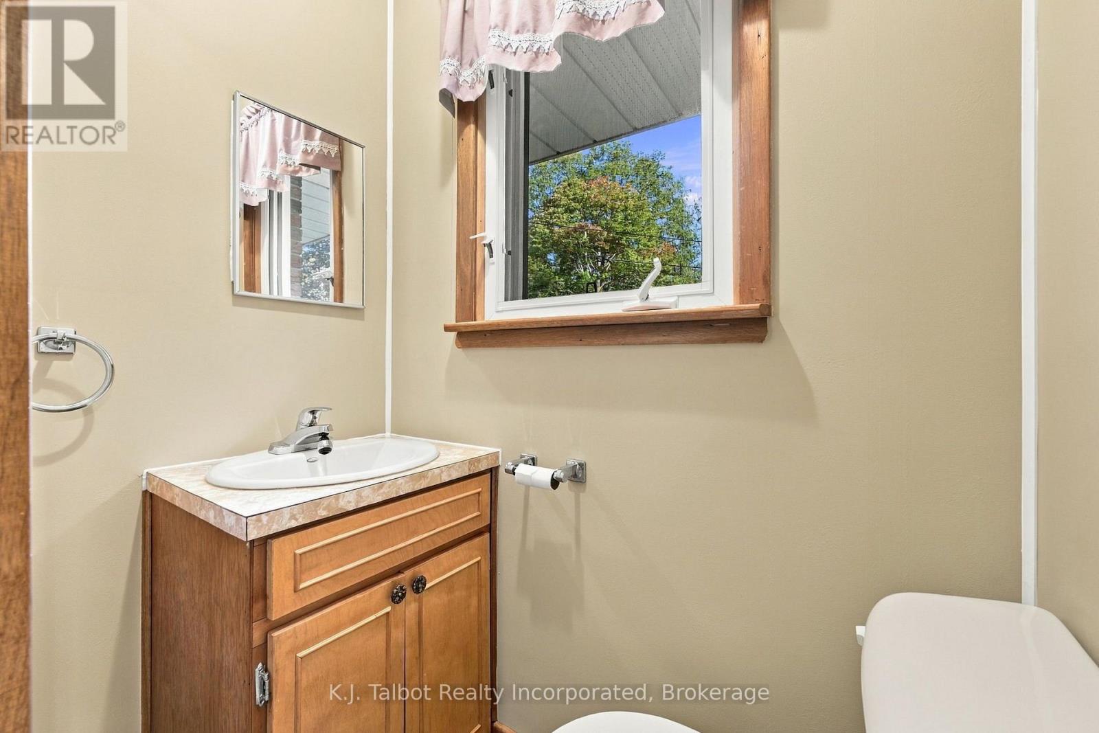 33696 Black's Point Road Property Photo 28