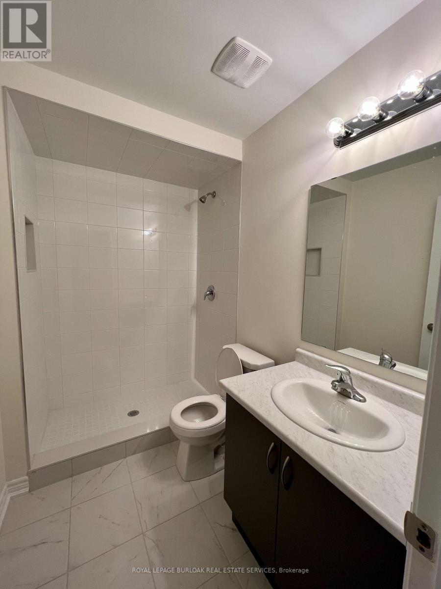7 - 40 Zinfandel Drive Property Photo 8