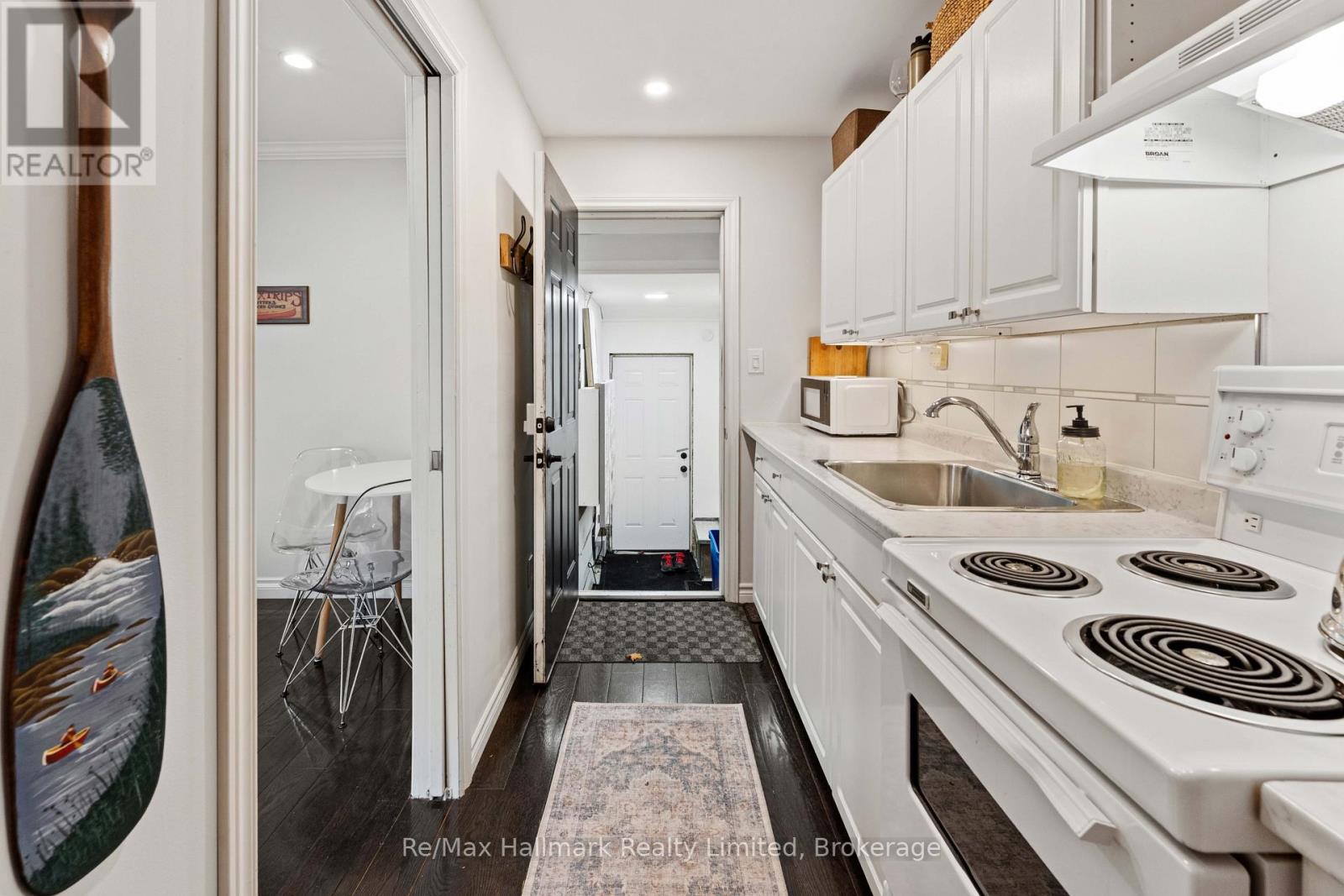 140 Woodward Street Property Photo 23