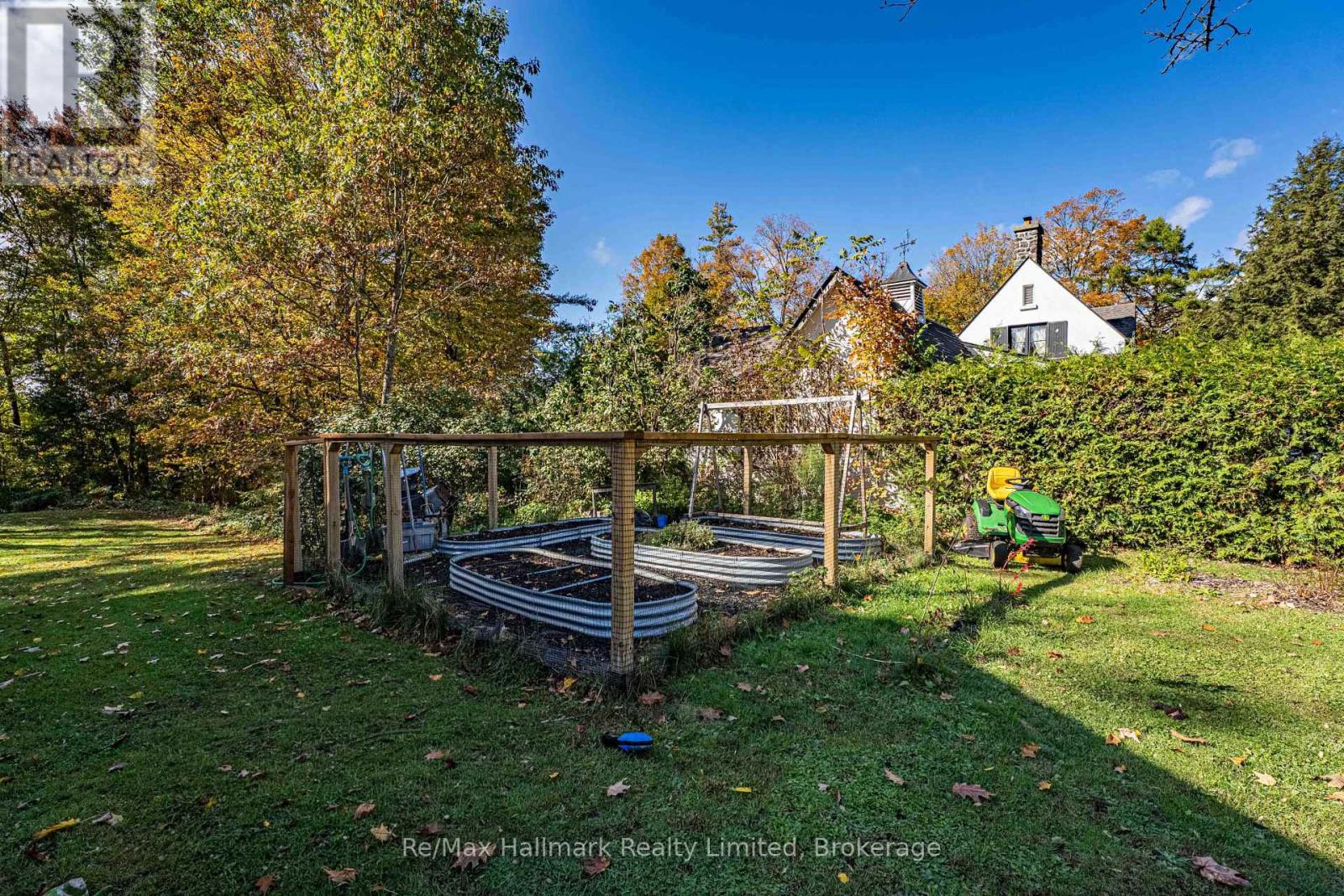140 Woodward Street Property Photo 38