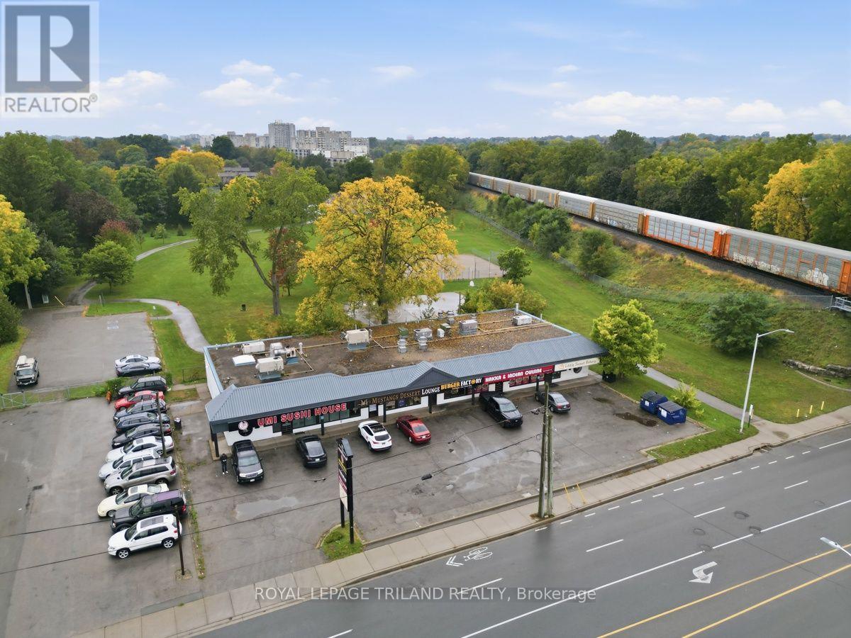 276 WHARNCLIFFE ROAD N