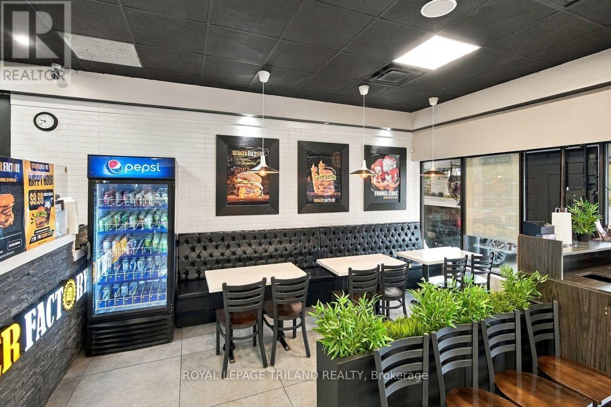276 Wharncliffe Road N Property Photo 12